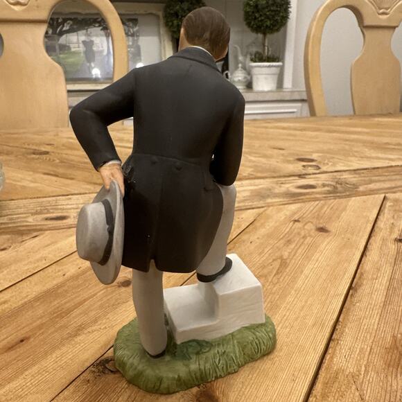 Avon Images Of Hollywood Clark Gable as Rhett Butler‎ in "GONE WITH THE WIND" - Picture 9 of 13